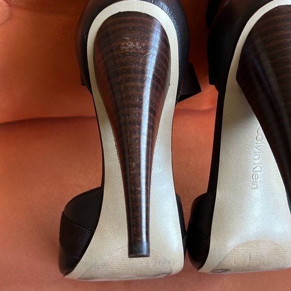 Calvin Klein dark brown leather Peep toe heels - Picture 4 of 12